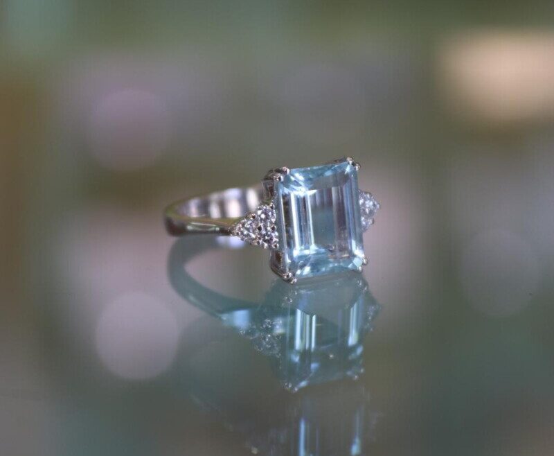 Anello acquamarina e brillanti Anello acquamarina e brillanti